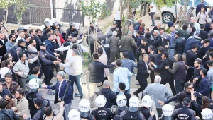 Taziyeye gidenlere polis saldırısı