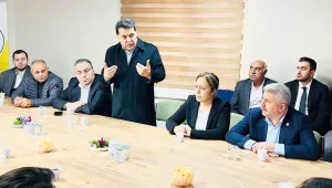 Ahmet Özer’den DEM Parti’ye ziyaret