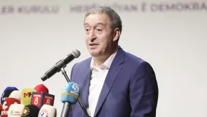 AKP hükümeti hizmeti engelliyor