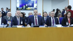 Rojava ile görüşün, merkezilikten vazgeçin