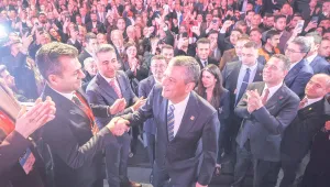 Özel, ekibini belirledi