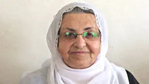 Türk polisi Barış Annesinin evini dağıttı