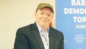 Egemen ulus refleksiyle  ne sosyalizm olur ne demokrasi