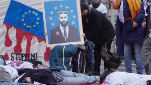 Savaş suçlusuna kırmızı halı sermeyin