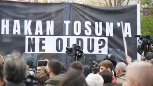 Savcı katillerin avukatlığına soyundu