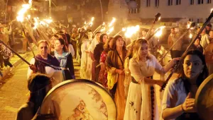 Newroz ateşi geceden yakıldı