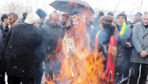 Kar altında Newroz ateşi