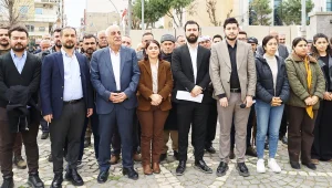 Kürdistan ve bayrakları suç değil