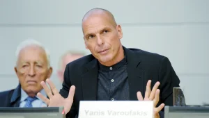 Varoufakis: Çin, İran Savaşı’nın en büyük kazananı