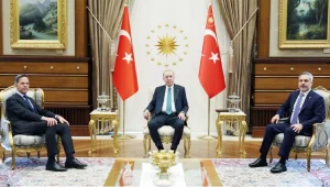 Rutte Ankara'ya, Fidan Londra'ya