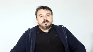 Babamın gelmeyeceğinin farkındayım