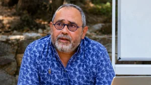Demokrasi ile otoriterlik birlikte yürümez