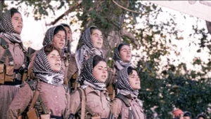 Zulme karşı duran kadın pêşmergeler