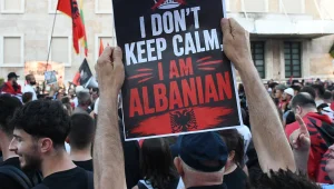 Arnavutluk'taki protestolar ne diyor?