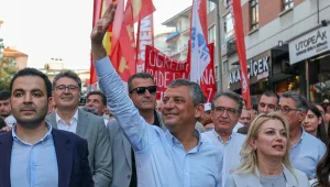 Özgür Özel ve arkadaşlarına