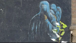 Yasak duvarlarda isyanın resmi