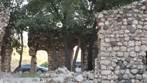 500 yıllık medrese çöküyor