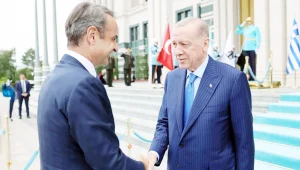 Miçotakis’ten Türk devletine rest
