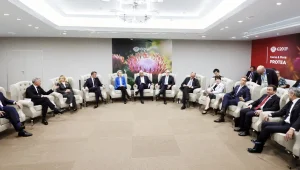 Yönetenler, sömürülenler ve kapıdakiler