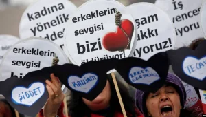 Toplumsal cinsiyet dersi verdi, açığa alındı