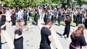 Aleviler ile Öcalan karşı karşıya getirilemez