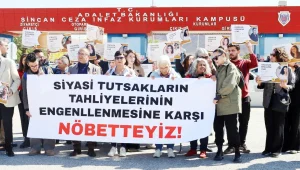 Cezaevi önünde protesto