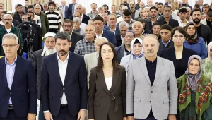 MGK neyi bekliyor?