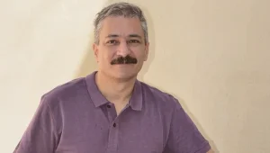 27 Şubat'ta kilit taşını söktü