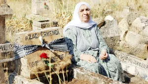 İlk kez mezarını ziyaret etti