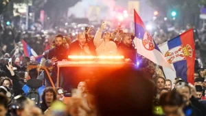 Öğrenci hareketi sağcıları yıktı