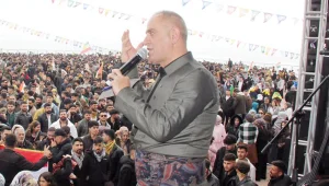 Saygı duruşuna bile hapis