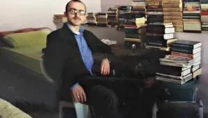 Tutsak yazarın tüm eserlerine el kondu