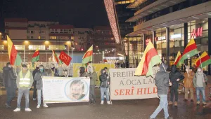 KDP bürosu önünde protesto