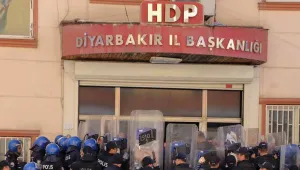 Polis HDP’ye gidenleri fişliyor