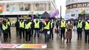 Açlık grevleri için Berlin'de oturma eylemi