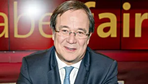 Merkel sonrası Laschet’te
