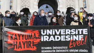 Kayyum rektöre akademisyen protestosu