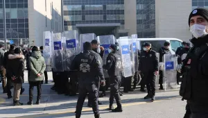 Polis sağlıkçılara saldırdı