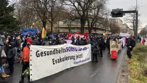 Berlin'de anti-kapitalist, anti-faşist eylem
