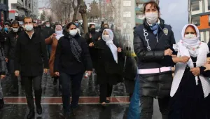 SALDIRI ALTINDA YÜRÜYÜŞ