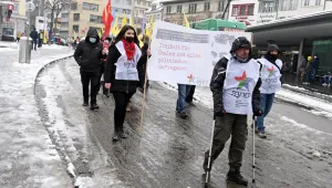 Komploya karşı Basel’de uzun yürüyüş