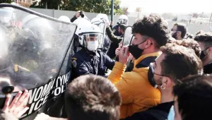 Selanik’te 30 üniversiteliye gözaltı