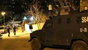 Baskın sırasında bebeğini düşürdü