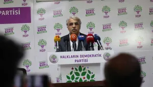 İktidar da sonunun  farkında