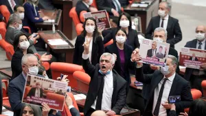 'Berxwedan Jiyan e’ HDP yalnız değildir!