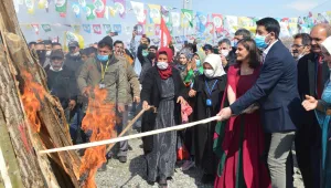 Onbinler Newroz’u kutluyor