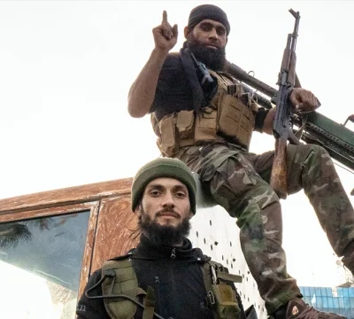 Uygur çetelerini satıyor!