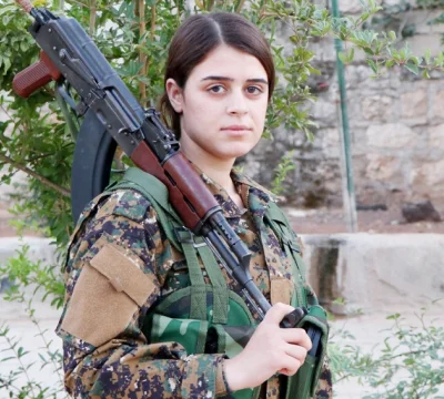 Kalbi ülkesinin onuru için attı