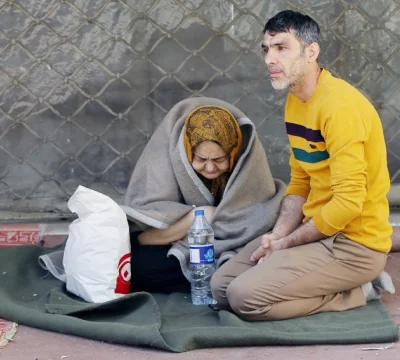 Rejim pazarlıkta, ekonomi çöküşte