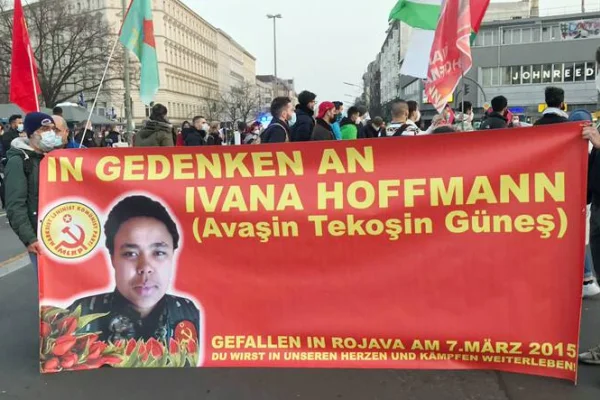 Berlin’de Mart şehitleri anıldı